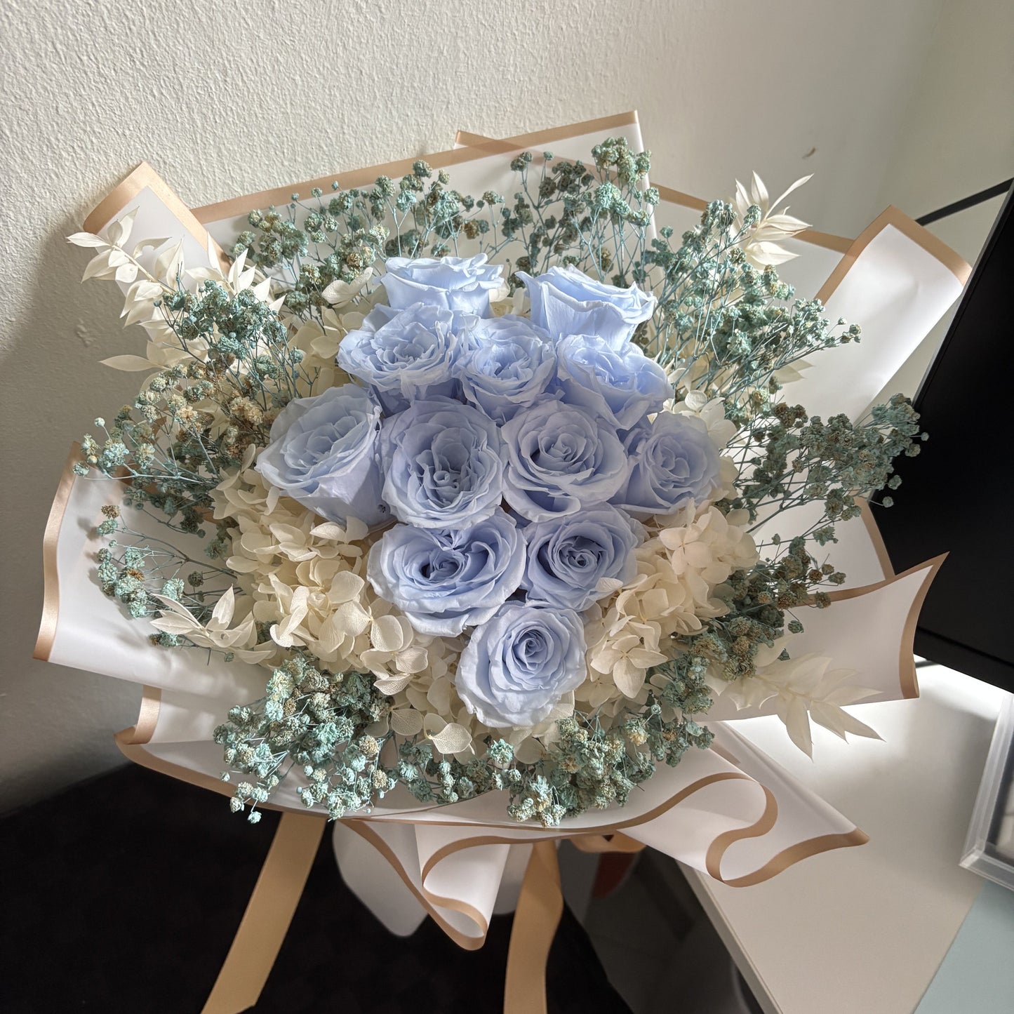 12 Stalks Blue Rose Bouquet with Baby Breath